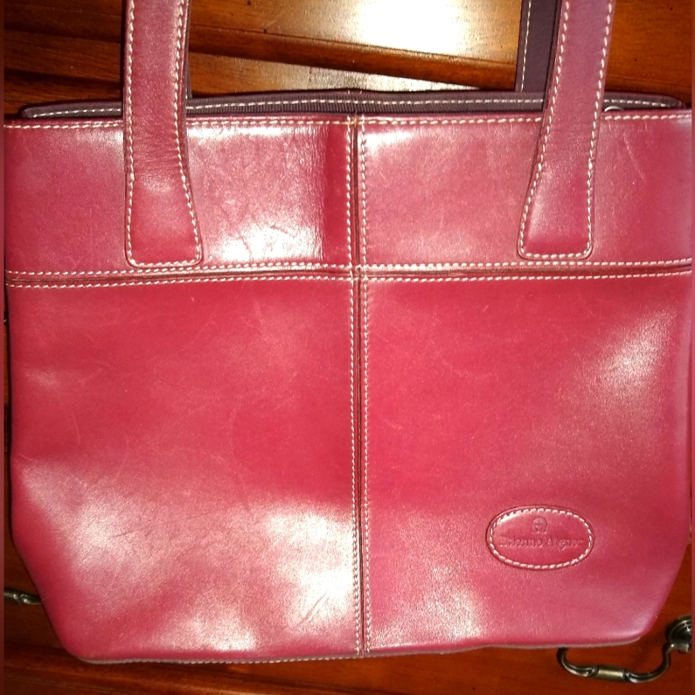 Beautiful ETIENNE AIGNER Leather Shoulder Bag